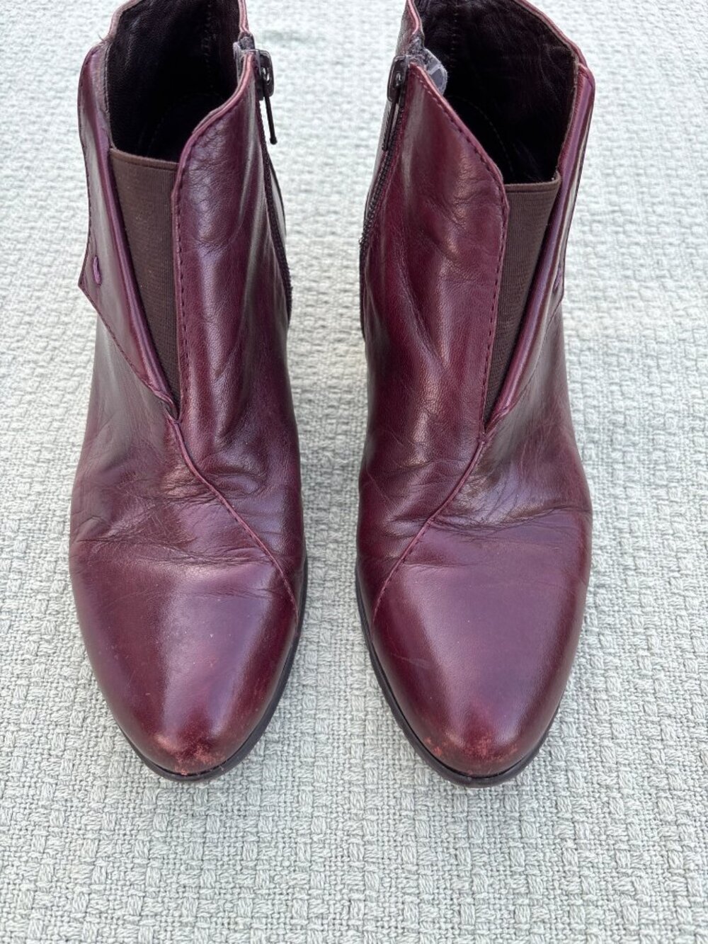 Everybody BZ Moda Leather Ankle Boots Sz 6.5 Side Zippers Low Heels Burgundy